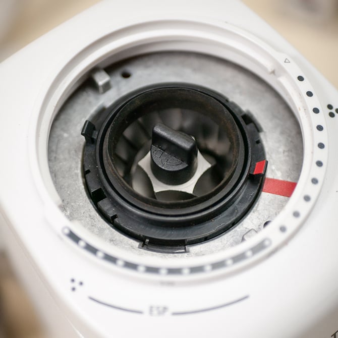 Baratza Encore ESP Precision Electric Conical Burr Coffee Grinder 230V - White - cafetronix